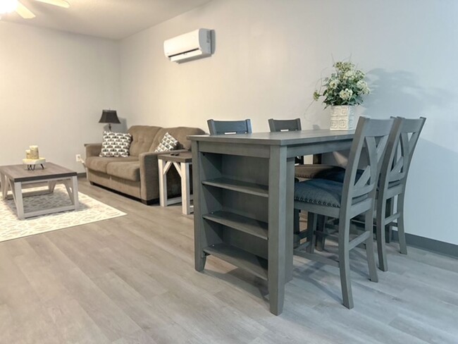 Primary Photo - Modern 1-bedroom retreat / Walk to Downtown
