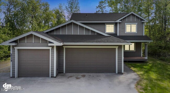 Building Photo - Gorgeous lakefront home