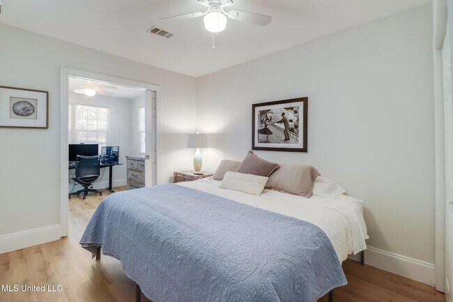 Building Photo - 187 Bilmarsan Dr