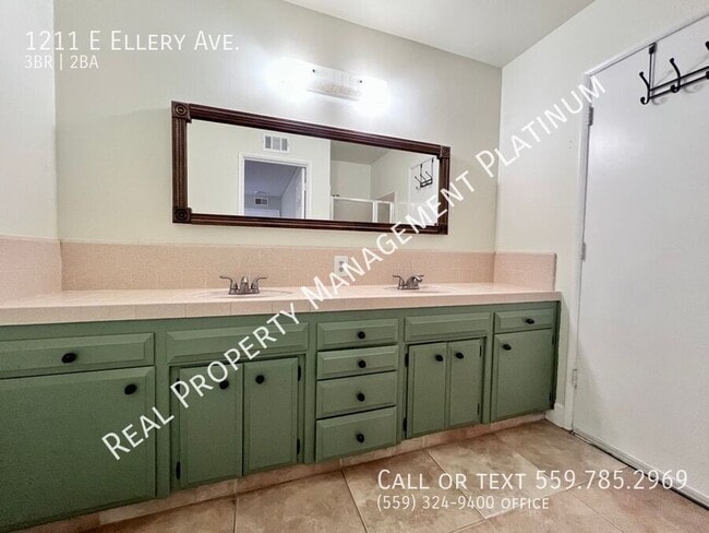 Building Photo - 1211 E Ellery Ave