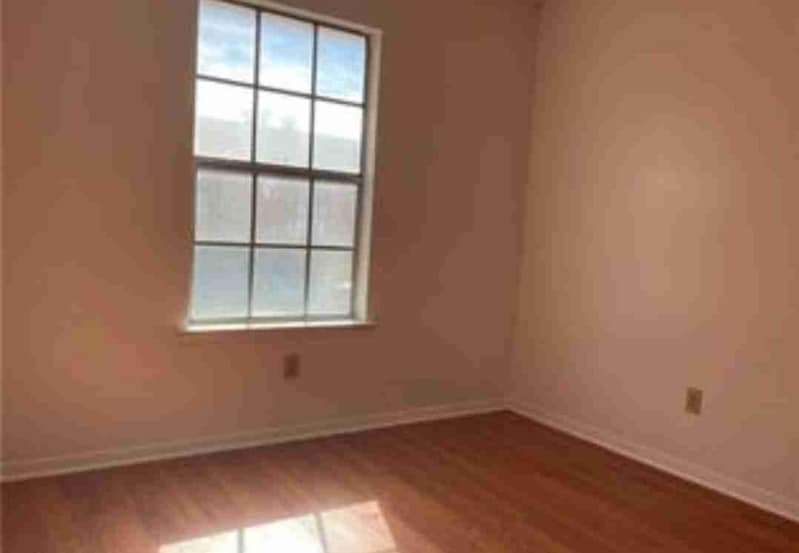 Building Photo - 1805 Cedarhill Dr