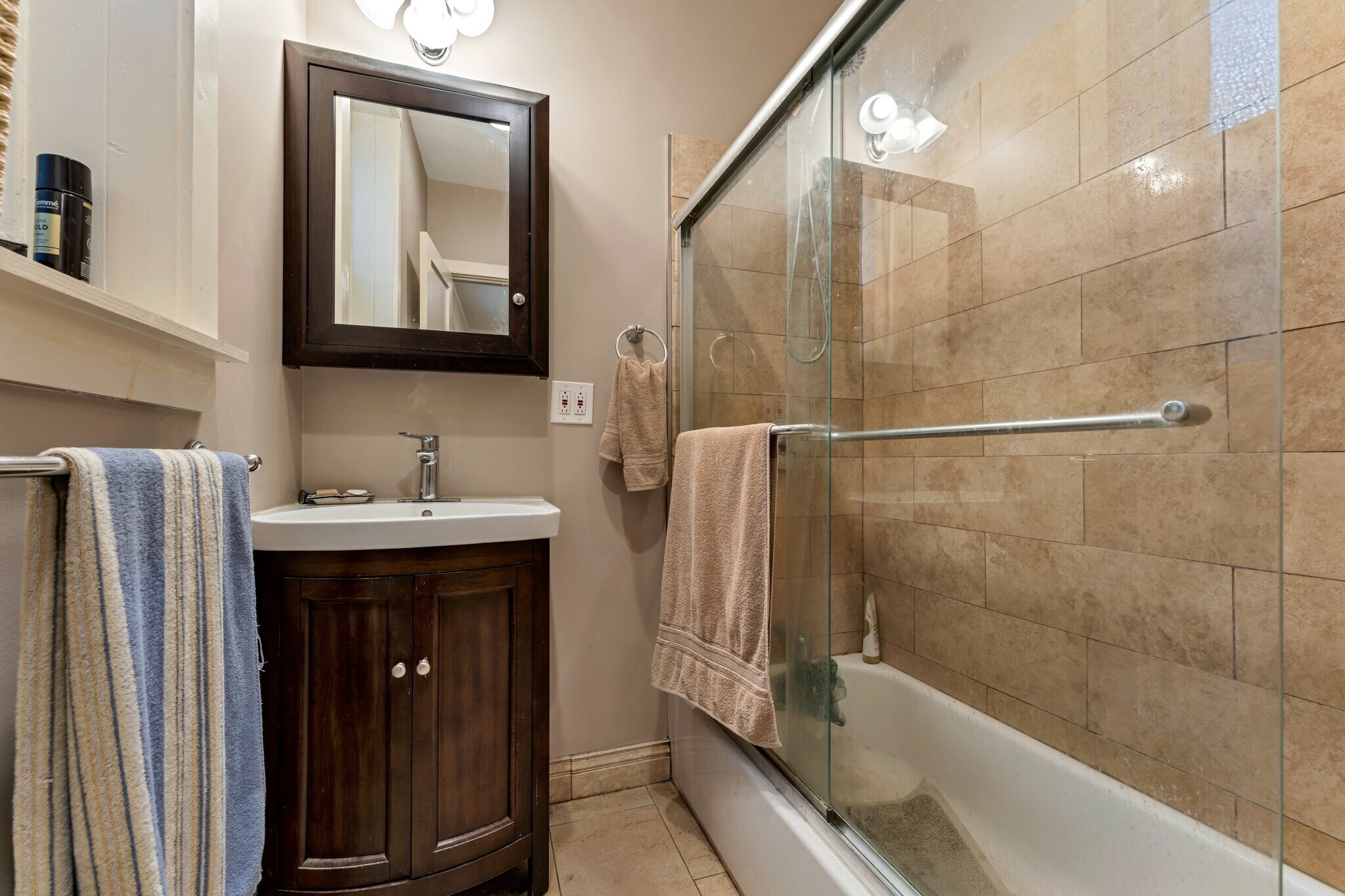 Building Photo - 1432 W Jonquil Ter