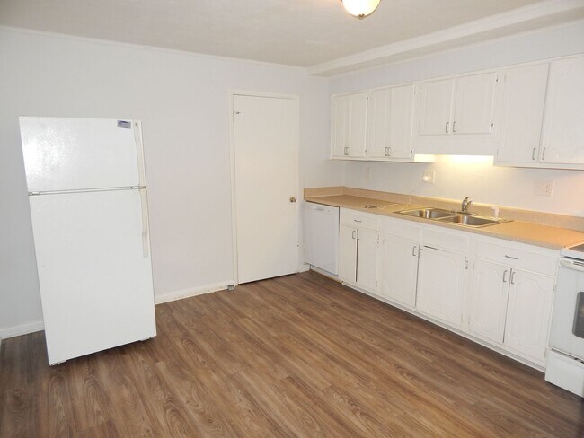 Building Photo - 311 Loudon Rd