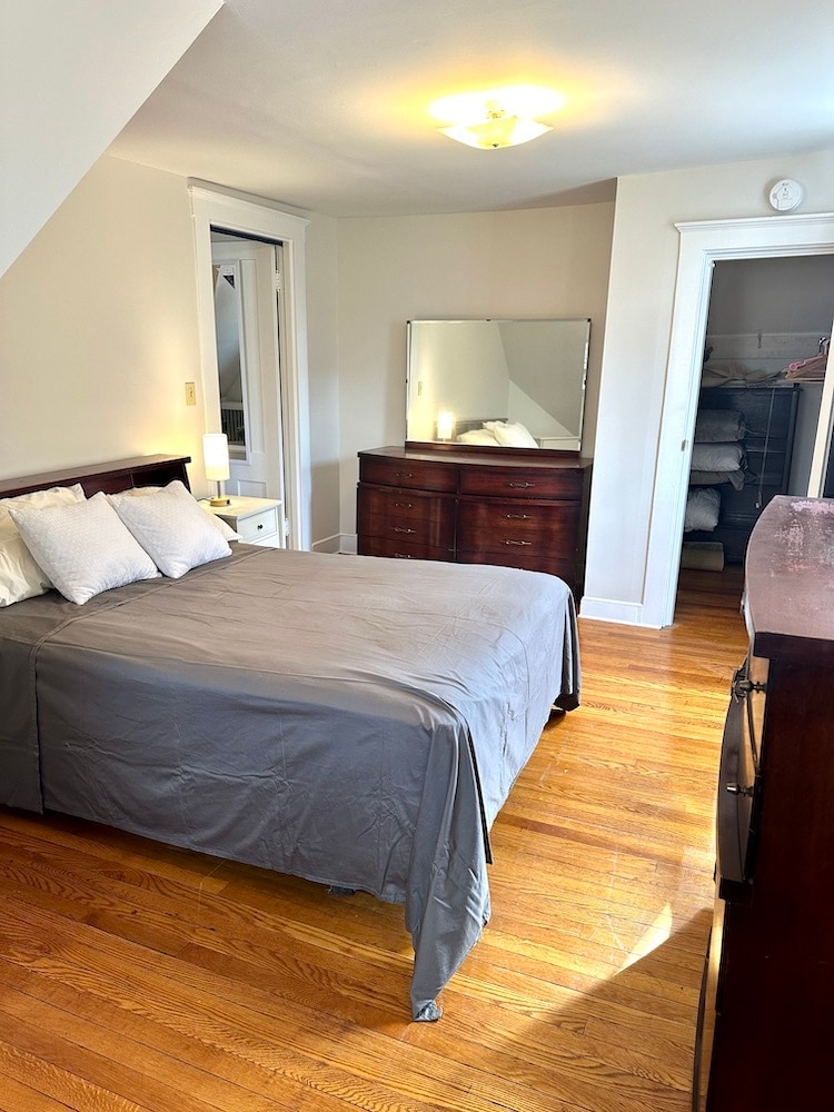 Building Photo - 354 Humphrey St