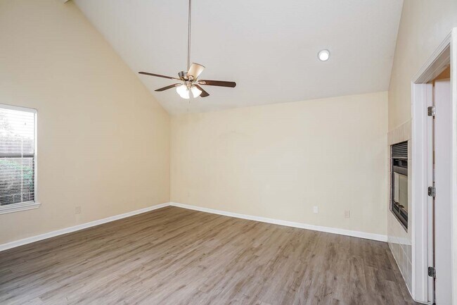 Building Photo - 14635 S Hearthstone Green Dr