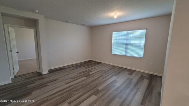 Building Photo - 591 Mimosa St SW