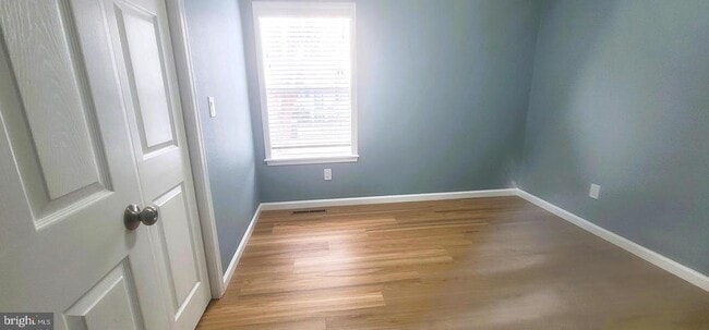 Building Photo - 38518 S Hampton Dr