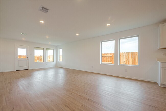 Building Photo - 3106 Elm Br Dr