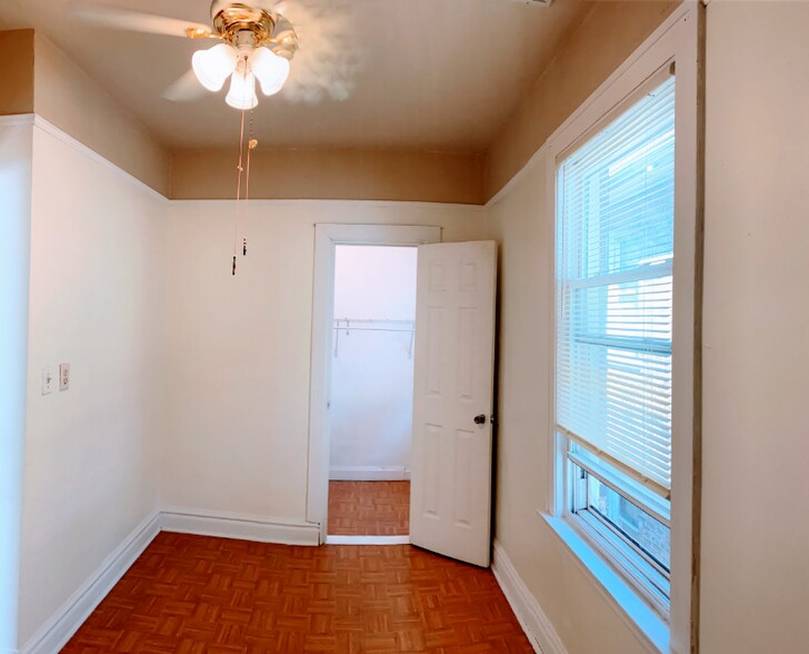 Building Photo - 4635 S Spaulding Ave