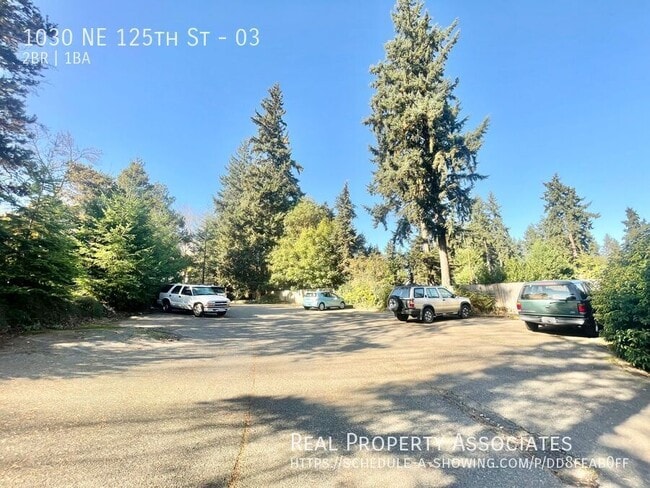 Building Photo - 1030 NE 125th St