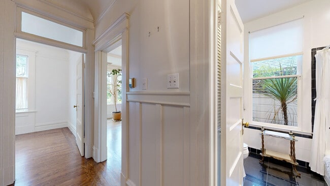 Building Photo - 941 Lombard St