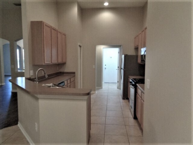 Building Photo - 10546 San Travaso Dr