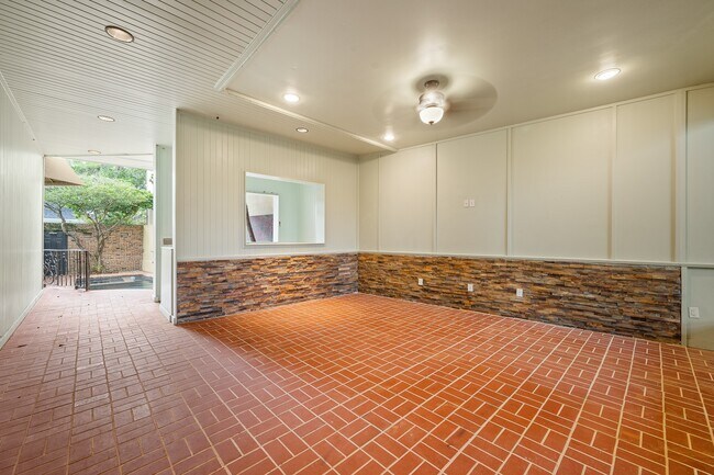 Building Photo - 103 Sage Rd