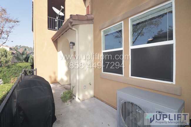 Building Photo - Beautiful 4BR/3BA Townhouse for Lease in Legacy Walk - Southcrest