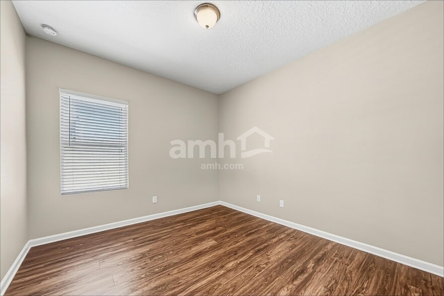 Building Photo - 743 Sunny Stroll Dr