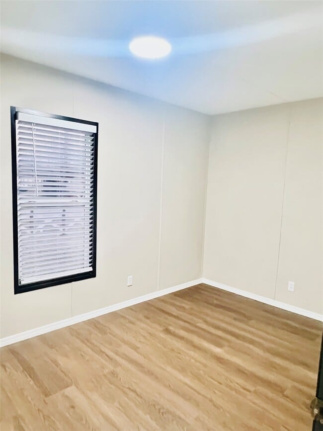 Building Photo - 21694 Dogwood Dr