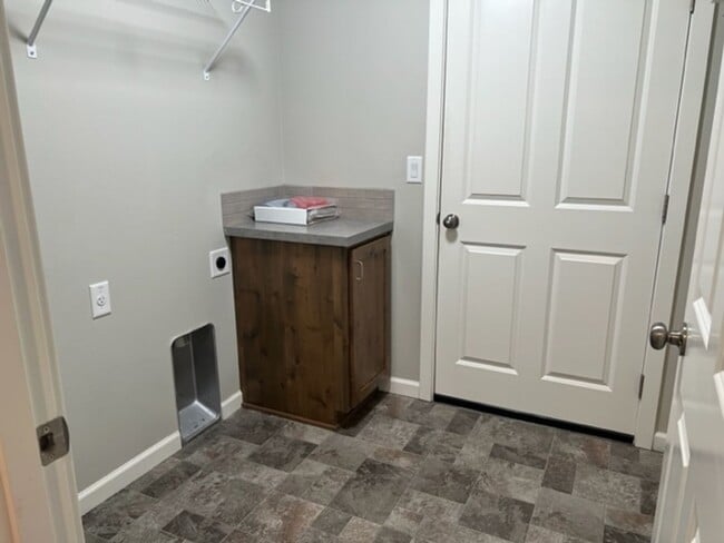 Building Photo - Newer home in NW Redmond