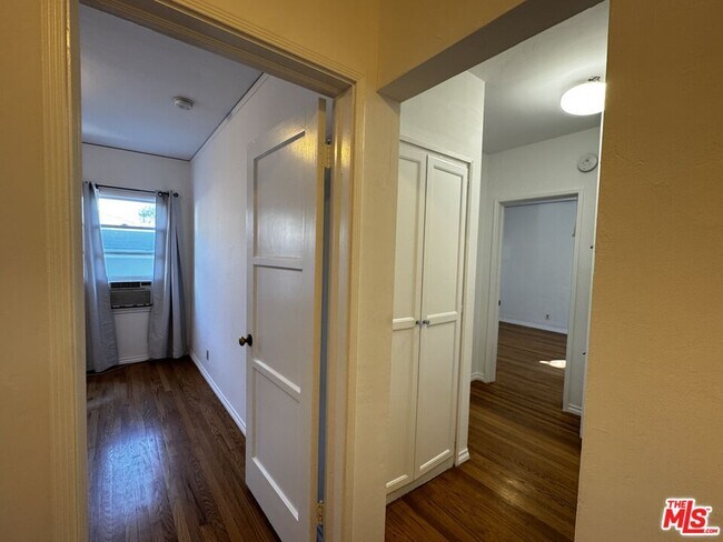 Building Photo - 1242 Edris Dr