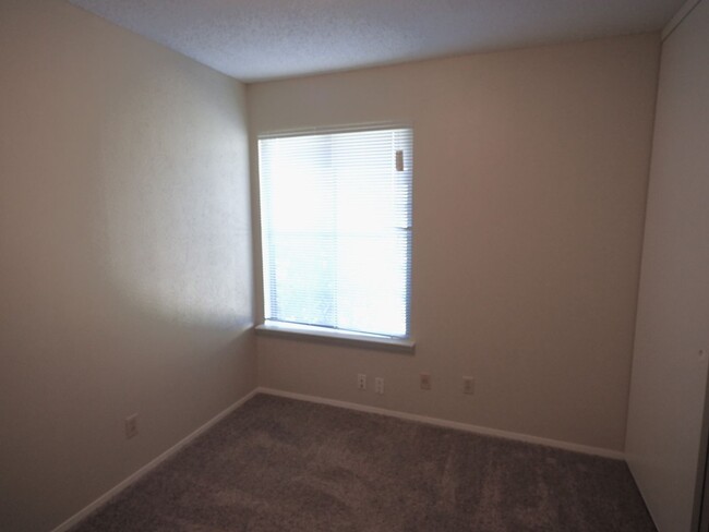 Building Photo - Amazing Austin 3 bedroom condo!