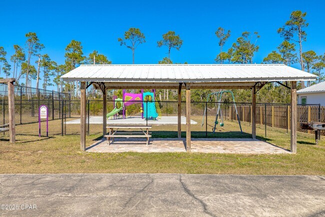 Building Photo - 8504 Tradewinds Dr