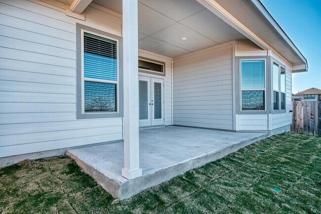 Building Photo - 126 Russet Trl