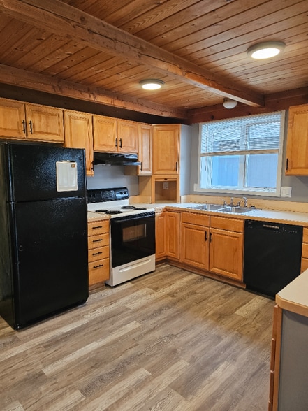 Building Photo - 37 Rung Ln