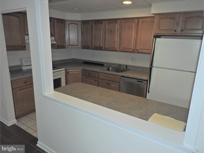 Building Photo - 1518 Manley Rd