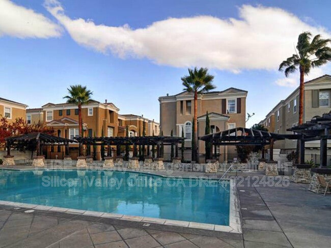 Building Photo - 886 Fire Walk