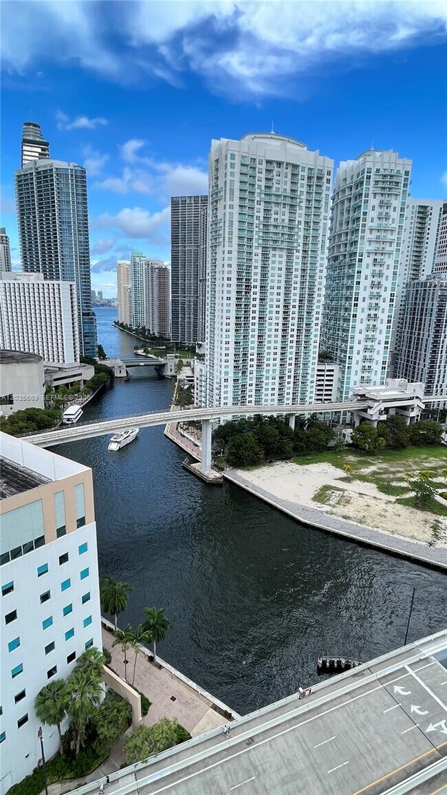 Building Photo - 350 S Miami Ave