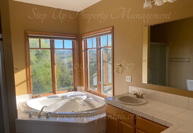Building Photo - Elegant Mountain-View Home with Solar, Wel...