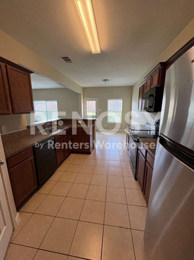 Building Photo - 1806 Sable Wood Dr