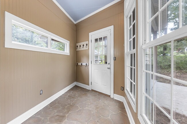 Building Photo - 406 Aspen Ct