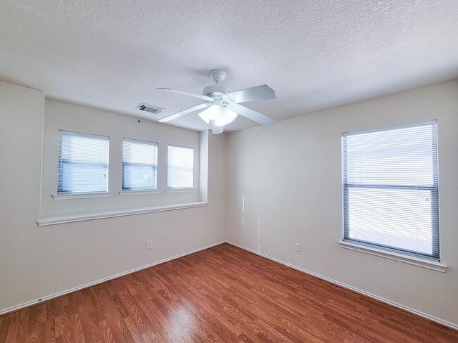 Building Photo - 16306 Kendons Way Ln