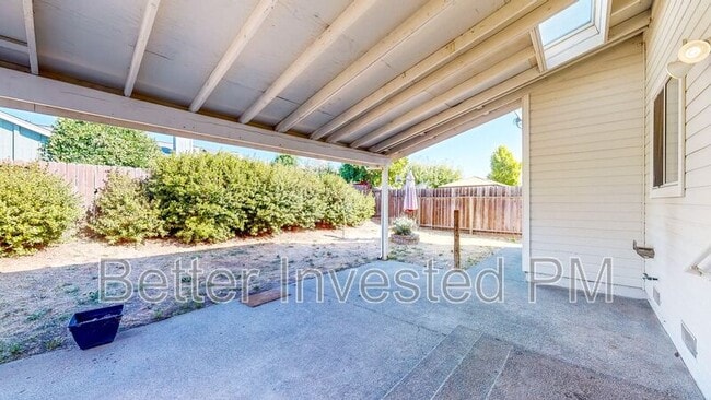 Building Photo - 430 Merlot Dr