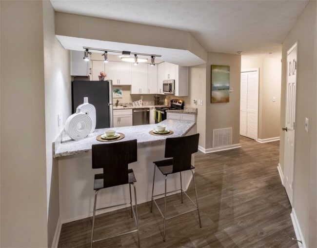 Building Photo - 2845 Holcomb Bridge Rd