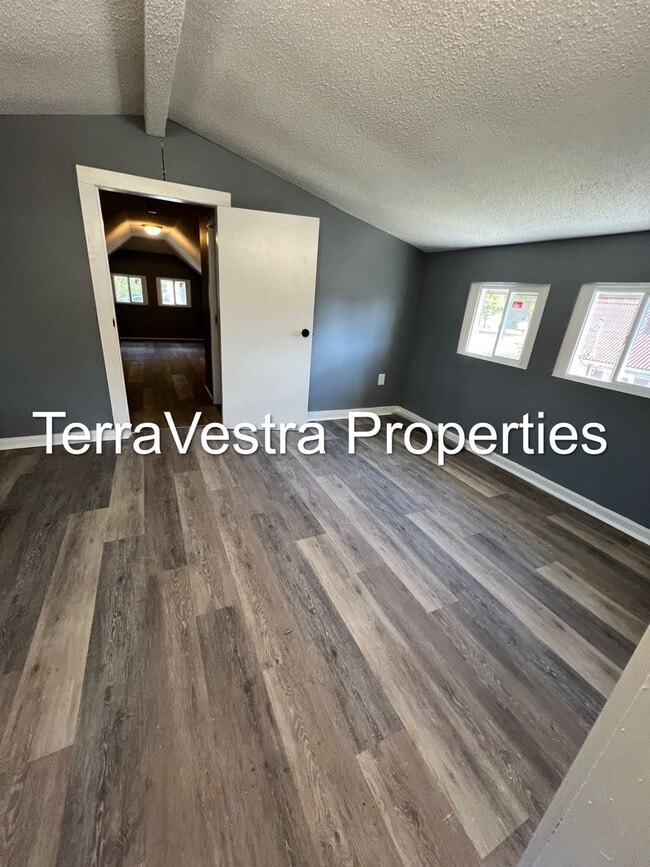 Building Photo - 4 Bedroom Single Family in Pennsville! Eli...