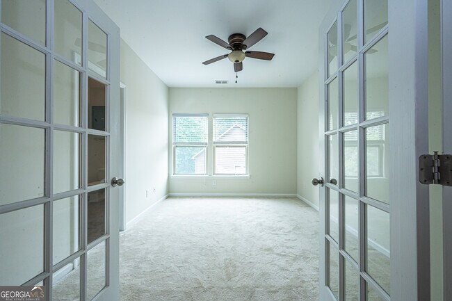 Building Photo - 1675 Great Heron Cove