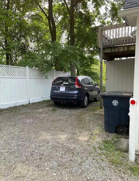 Building Photo - 213 S 7th St