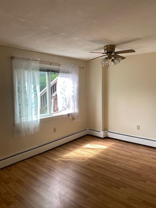 Dining Room - 655 Talcottville Rd