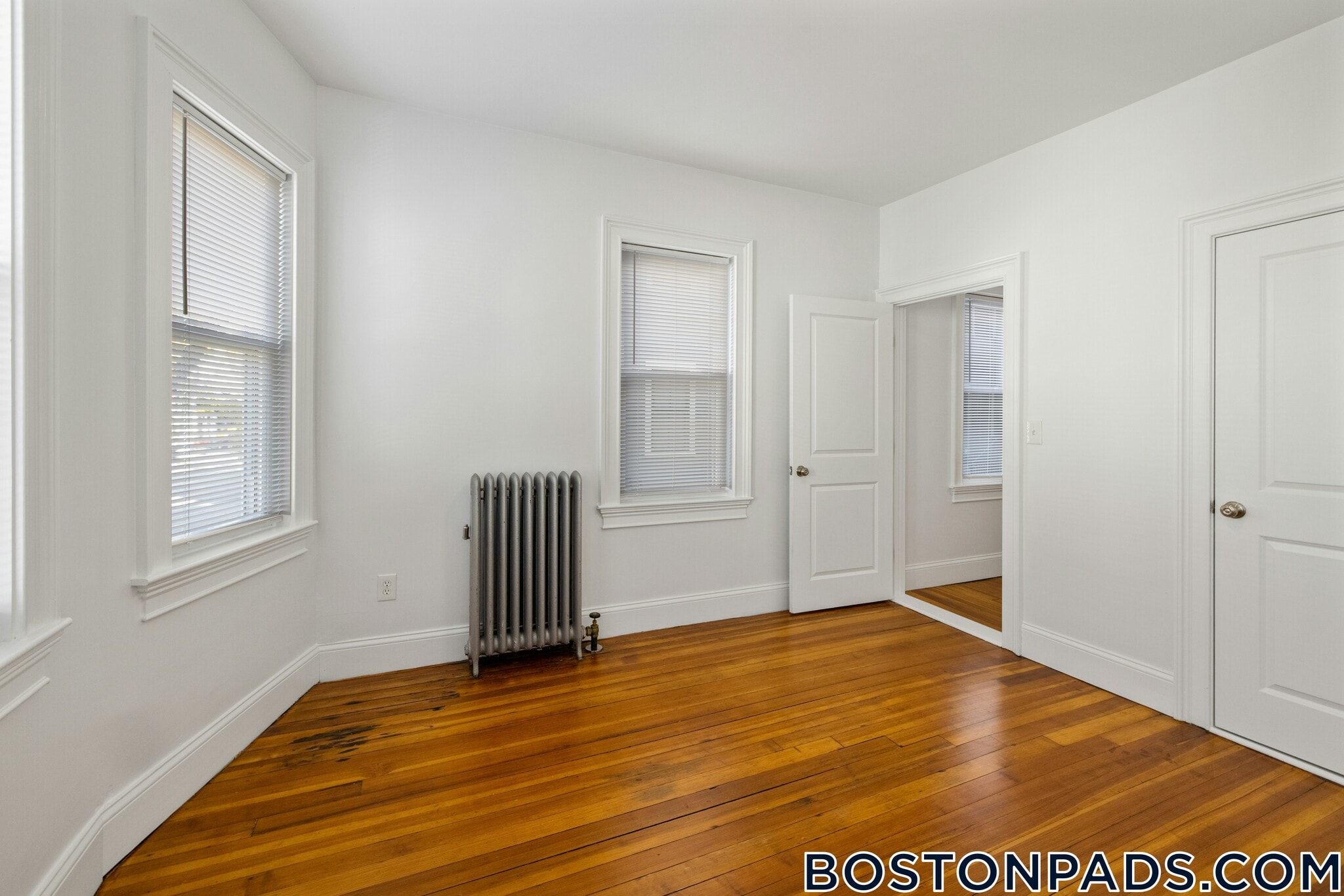 Building Photo - 122 Columbia St