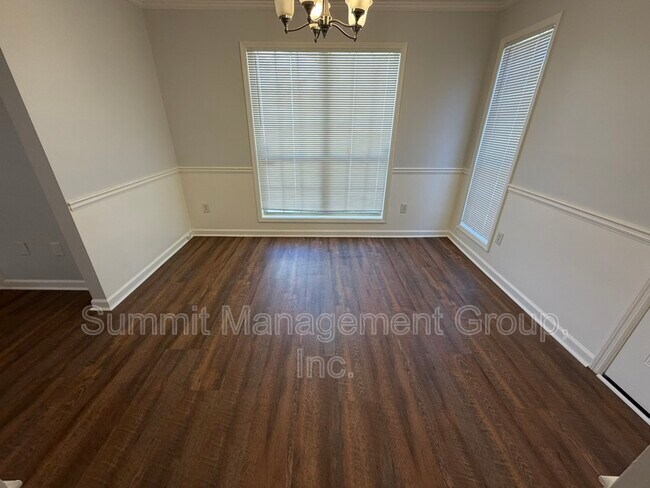 Building Photo - 1528 St Dunstans Rd