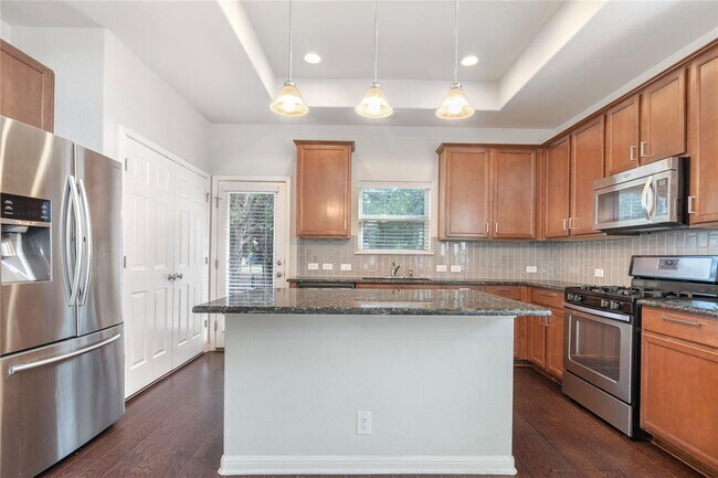 Building Photo - 7337 Menchaca Rd