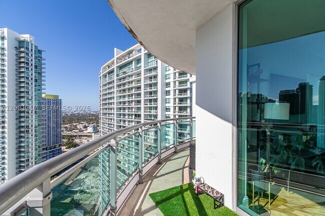 Building Photo - 350 S Miami Ave
