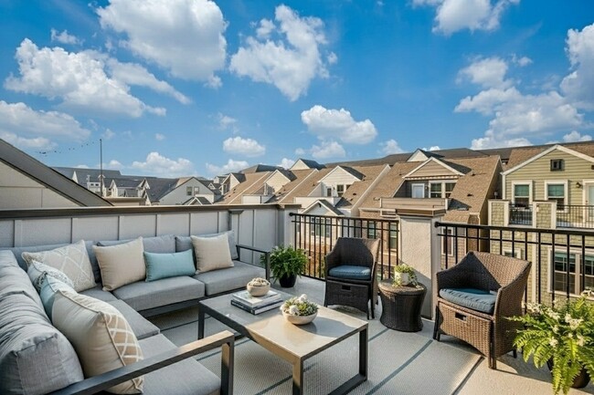 Primary Photo - 1053 Manacor Ln