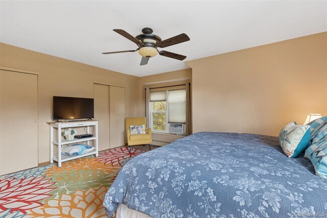 Building Photo - 3 Meadowgrass Ln