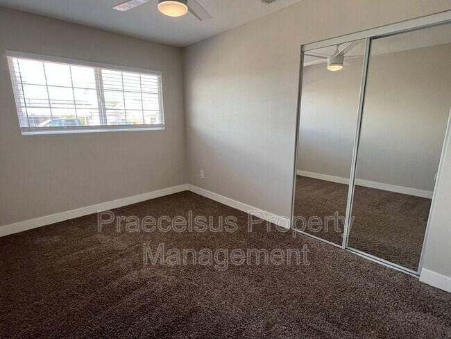 Building Photo - 5741 Calle Sal Si Puedes