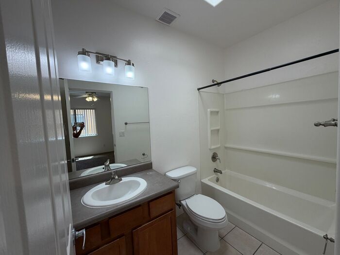Building Photo - 1741 E Hedrick Dr