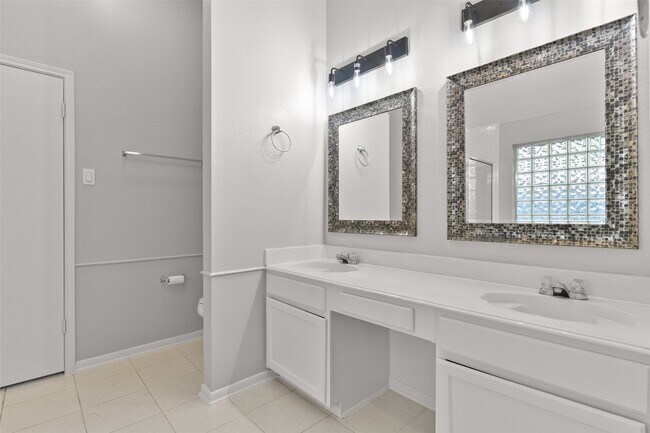 Building Photo - 16010 Cedar Gully Dr