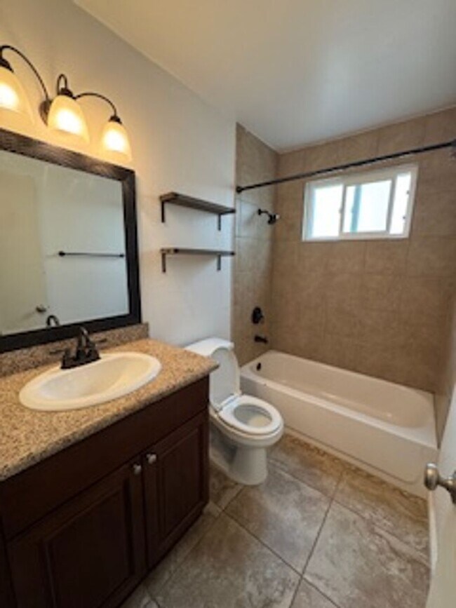 Building Photo - Charming 3 Bedroom 2 Bathroom Home Available for Rent!!