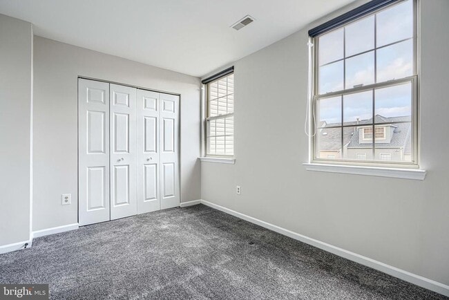 Building Photo - 8 Katurah Ln